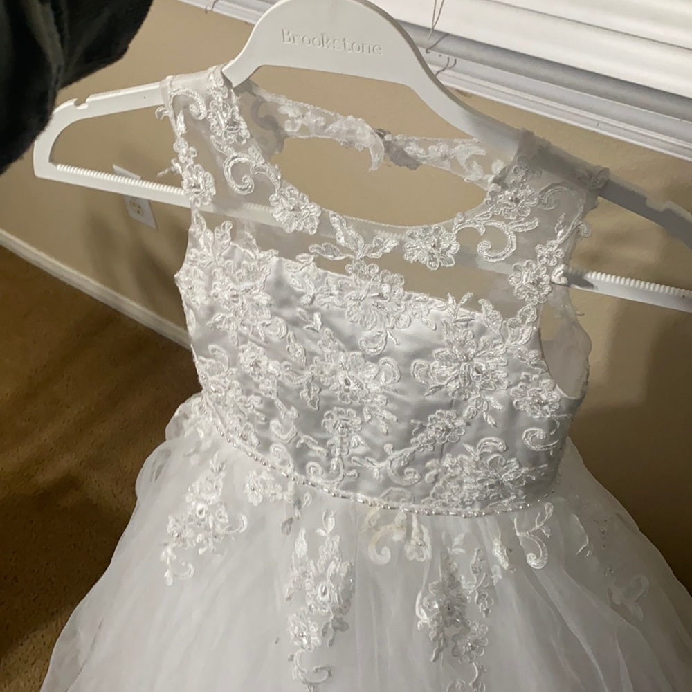 Little girls flower girl dress used once size 7